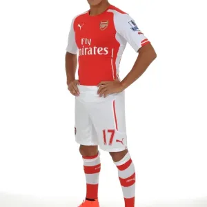 Arsenal's New Star: Alexis Sanchez Unveiled at Emirates Stadium (2014-15)