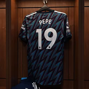 Arsenal's Nicolas Pepe Jersey in Brentford Changing Room - Brentford vs Arsenal, 2021-22 Premier League