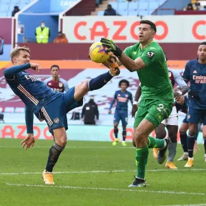 Arsenal's Odegaard Thwarted by Villa's Martinez: Aston Villa vs Arsenal, Premier League 2021