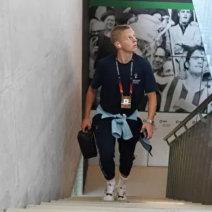 Arsenal's Oleksandr Zinchenko Arrives at Kybunpark for FC Zurich Clash in UEFA Europa League