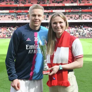 Arsenal's Oleksandr Zinchenko Receives Player of the Month Award Before Arsenal vs Crystal Palace, Premier League 2022-23