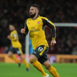 Arsenal's Olivier Giroud in Action: AFC Bournemouth vs Arsenal (2016-17)