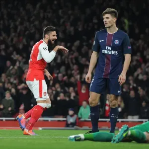 Arsenal's Olivier Giroud Celebrates Goal Against Paris Saint-Germain in 2016-17 Champions League Arsenal's Olivier Giroud Celebrates Goal Against Paris Saint-Germain in 2016-17 Champions League