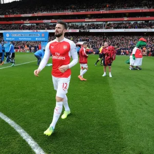 Arsenal's Olivier Giroud Gears Up for Arsenal vs. Leicester City Showdown (2015-16) Arsenal's Olivier Giroud Gears Up for Arsenal vs. Leicester City Showdown (2015-16)