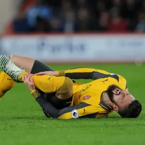 Arsenal's Olivier Giroud Injures Ankle Against AFC Bournemouth (2016-17)
