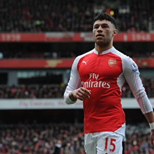Arsenal's Oxlade-Chamberlain Faces Off Against Leicester City in Premier League Clash