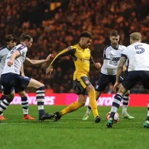 Arsenal's Oxlade-Chamberlain Stands Off Against Preston's Defenders in FA Cup Showdown
