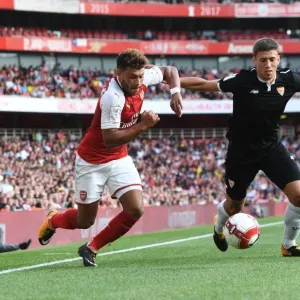 Arsenal's Oxlade-Chamberlain vs. Sevilla's Corchia: Emirates Cup Showdown