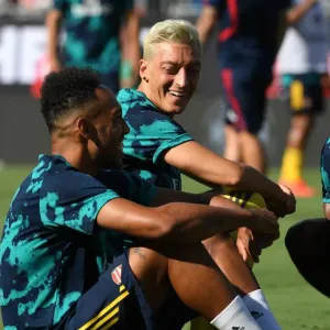 Arsenal's Ozil and Aubameyang Print Arsenal's Ozil and Aubameyang Print