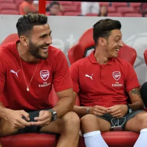 Arsenal's Ozil and Kolasinac Connect with Draxler of PSG Before International Champions Cup Clash