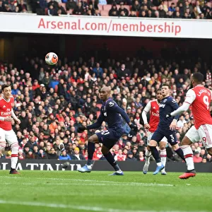 Arsenal's Ozil-Lacazette Duo Scores Dramatic Win Against West Ham United in Premier League