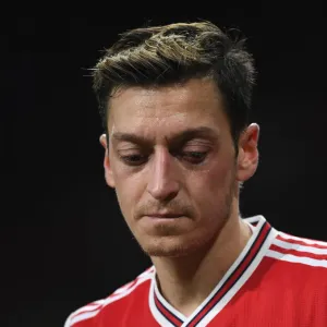 Arsenal's Ozil Shines in Arsenal vs. Southampton Premier League Clash (November 2019)