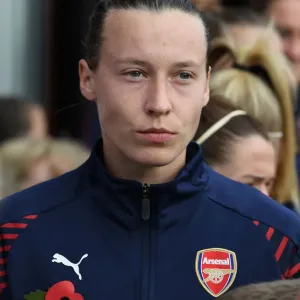 Arsenal's Pauline Peyraud-Magnin Prepares for WSL Clash Against Birmingham Ladies Arsenal's Pauline Peyraud-Magnin Prepares for WSL Clash Against Birmingham Ladies
