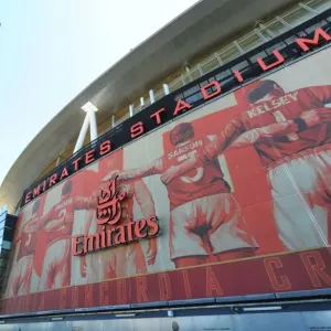 Arsenal's Peter Cech and the Arsenal Flag at Emirates Stadium (2015-16): Arsenal vs West Ham United