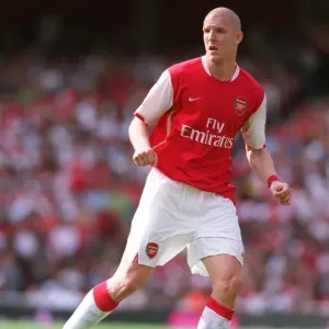 Arsenal's Philippe Senderos Leads Victory Over Paris Saint-Germain in Emirates Cup (2007): 2-1 Arsenal's Philippe Senderos Leads Victory Over Paris Saint-Germain in Emirates Cup (2007): 2-1
