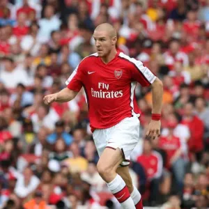 Arsenal's Philippe Senderos Secures Victory: Arsenal 1-0 Real Madrid, Emirates Cup 2008 Arsenal's Philippe Senderos Secures Victory: Arsenal 1-0 Real Madrid, Emirates Cup 2008