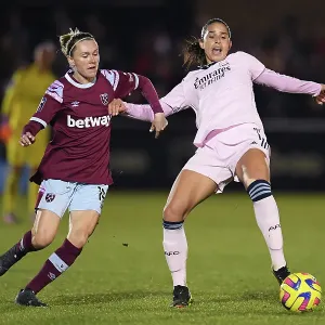Arsenal's Rafaelle Souza in Action: Women's Super League Clash Against West Ham United Arsenal's Rafaelle Souza in Action: Women's Super League Clash Against West Ham United