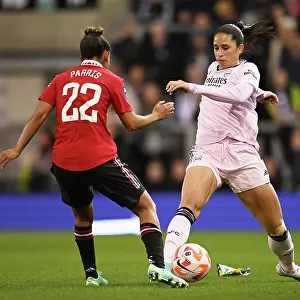 Arsenal's Rafaelle Souza Fends Off Manchester United's Nikita Parris in FA Women's Super League Clash