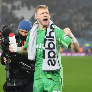 Arsenal's Ramsdale Celebrates Win Against Leeds United in Premier League Arsenal's Ramsdale Celebrates Win Against Leeds United in Premier League