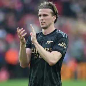 Arsenal's Rob Holding Applauds Fans After Intense Liverpool Showdown - Premier League 2022-23 Arsenal's Rob Holding Applauds Fans After Intense Liverpool Showdown - Premier League 2022-23