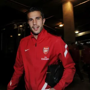 Arsenal's Robin van Persie Prepares for Kickoff Against Wigan Athletic (April 2012)