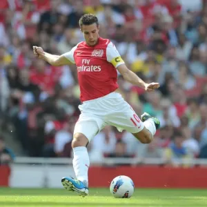 Arsenal's Robin van Persie Scores in Emirates Cup Match Against New York Red Bulls (2011-12)