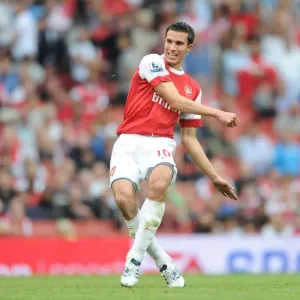 Arsenal's Robin van Persie Scores Hat-trick in 6-0 Win over Blackpool