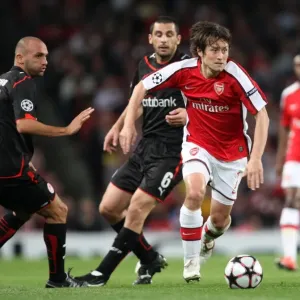 Arsenal's Rosicky and Bravo Shine in 2:0 UEFA Champions League Victory over Olympiacos at Emirates Stadium, September 29, 2009