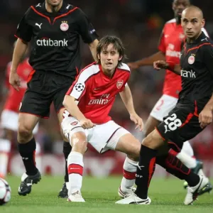 Arsenal's Rosicky Scores Brace: 2-0 UEFA Champions League Victory over Olympiacos, Emirates Stadium, 2009