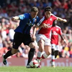Arsenal's Samir Nasri and Middlesbrough's Robert Huth Lock Horns Before the Kickoff at Emirates Stadium, Arsenal's 2:0 Victory in Barclays Premier League, 26/4/09