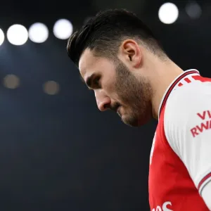 Arsenal's Sead Kolasinac Gears Up for Arsenal v Manchester United (2019-20) Arsenal's Sead Kolasinac Gears Up for Arsenal v Manchester United (2019-20)
