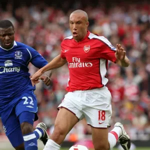 Arsenal's Silvestre Shines in 3:1 Victory Over Everton's Yakubu in Premier League Clash at Emirates Stadium, October 18, 2008