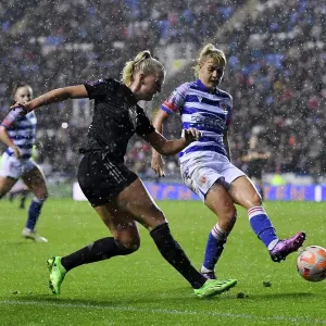 Arsenal's Stina Blackstenius Shines in Reading v Arsenal: FA WSL Showdown Arsenal's Stina Blackstenius Shines in Reading v Arsenal: FA WSL Showdown