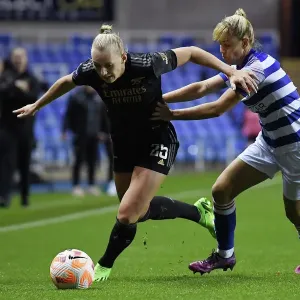 Arsenal's Stina Blackstenius Shines in Reading Women vs Arsenal WSL Clash Arsenal's Stina Blackstenius Shines in Reading Women vs Arsenal WSL Clash
