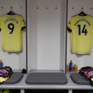 Arsenal's Strikers: Lacazette and Aubameyang Gear Up for Liverpool Showdown (Premier League 2021-22)