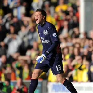 Arsenal's Szczesny in Action: Norwich City vs Arsenal, Premier League 2011-12