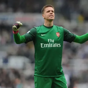 Arsenal's Szczesny Celebrates Newcastle Victory in 2012-13 Premier League Arsenal's Szczesny Celebrates Newcastle Victory in 2012-13 Premier League