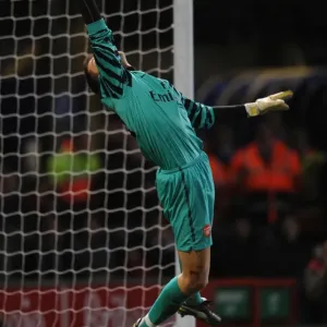 Arsenal's Szczesny Secures Shutout: Advancing Past Ipswich Town in Carling Cup Semi-Final