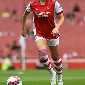 Arsenal's Teyah Goldie in Action: Arsenal Women vs. Chelsea Women - Mind Series 2021-22