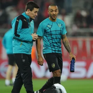 Arsenal's Theo Walcott and Doctor Gary O'Driscoll: Pre-Match Focus (2015-16 Champions League, Olympiacos) Arsenal's Theo Walcott and Doctor Gary O'Driscoll: Pre-Match Focus (2015-16 Champions League, Olympiacos)