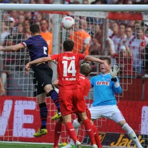 Arsenal's Thomas Vermaelen Scores First Goal Against FC Cologne in 2012-13 Pre-Season Friendly