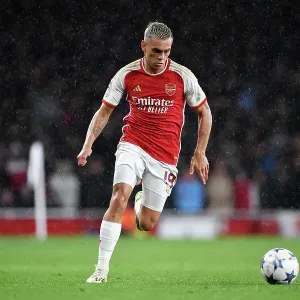 Arsenal's Thrilling Champions League Clash: Trossard's Epic Dash at Emirates Stadium