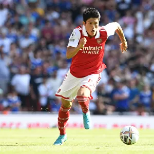 Arsenal's Tomiyasu in Action: Arsenal vs. Leicester City, Premier League 2022-23