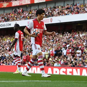 Arsenal's Tomiyasu in Action against Norwich City - Premier League 2021-22