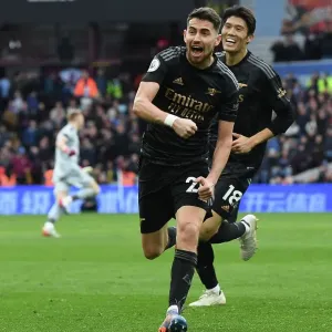 Arsenal's Triumphant Own Goal: Aston Villa's Emi Martinez Scores for the Gunners (2022-23)