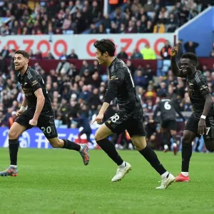 Arsenal's Triumphant Third Goal: Own Goal by Emi Martinez Against Aston Villa (2022-23)