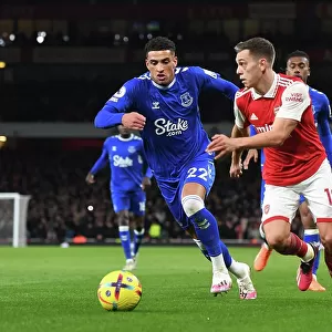 Arsenal's Trossard Outmaneuvers Everton's Godfrey in Premier League Clash