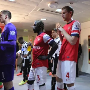 Arsenal's Unbeatable Defense: Szczesny, Sagna, Mertesacker, and Koscielny Secure 2:0 Victory Over Newcastle Arsenal's Unbeatable Defense: Szczesny, Sagna, Mertesacker, and Koscielny Secure 2:0 Victory Over Newcastle