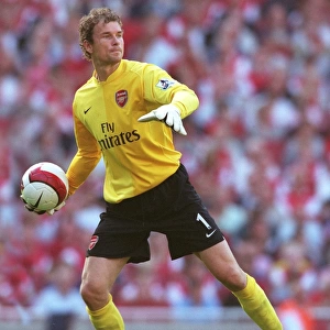 Arsenal's Unbeatable Wall: Jens Lehmann's Shut-Out in Arsenal's 3-0 Victory over Sheffield United, 2006