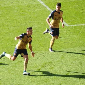Arsenal's Unforgettable Goal Celebration: Sanchez and Oxlade-Chamberlain's Moment of Triumph Against Leicester City (2015/16) Arsenal's Unforgettable Goal Celebration: Sanchez and Oxlade-Chamberlain's Moment of Triumph Against Leicester City (2015/16)